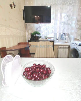 2-к квартира, вторичка, 52м2, 1/9 этаж