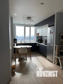 3-к квартира, вторичка, 58м2, 18/32 этаж