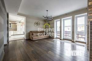 4-к квартира, вторичка, 140м2, 3/3 этаж