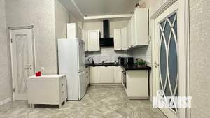 2-к квартира, вторичка, 63м2, 1/10 этаж