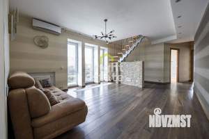 4-к квартира, вторичка, 140м2, 3/3 этаж