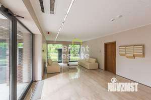 4-к квартира, вторичка, 200м2, 7/8 этаж