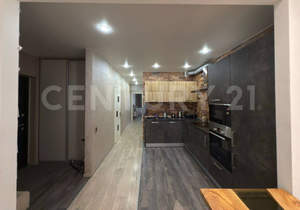 3-к квартира, вторичка, 80м2, 28/28 этаж