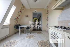 4-к квартира, вторичка, 140м2, 3/3 этаж