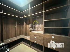 4-к квартира, вторичка, 200м2, 7/8 этаж