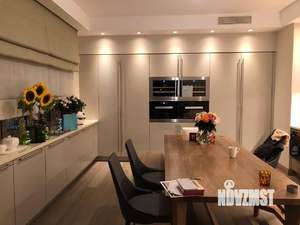 6-к квартира, вторичка, 240м2, 2/4 этаж