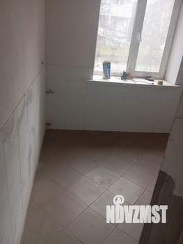 2-к квартира, вторичка, 42м2, 1/4 этаж