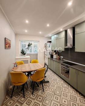 2-к квартира, вторичка, 58м2, 1/9 этаж