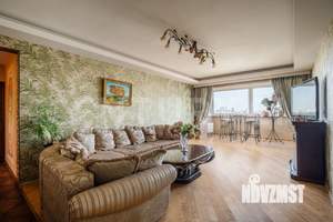 4-к квартира, вторичка, 140м2, 14/17 этаж