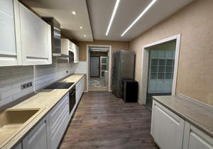 3-к квартира, вторичка, 130м2, 13/25 этаж