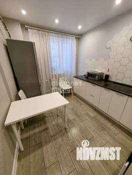 2-к квартира, вторичка, 65м2, 10/18 этаж