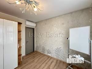 3-к квартира, вторичка, 84м2, 42/44 этаж