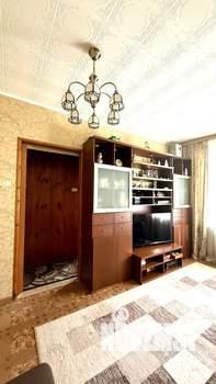 2-к квартира, вторичка, 42м2, 1/4 этаж