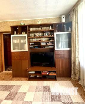 2-к квартира, вторичка, 42м2, 1/4 этаж