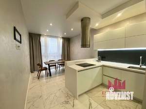 3-к квартира, вторичка, 82м2, 8/17 этаж