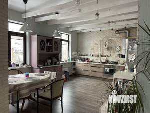 2-к квартира, вторичка, 138м2, 3/5 этаж