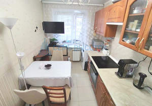 2-к квартира, вторичка, 52м2, 1/9 этаж