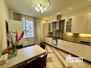 3-к квартира, вторичка, 104м2, 4/5 этаж