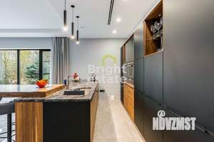 3-к квартира, вторичка, 121м2, 1/8 этаж