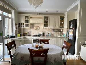4-к квартира, вторичка, 135м2, 6/9 этаж